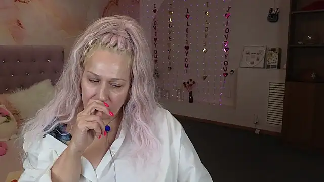 Snapshot of Penelope_Pinky chatting on February 27, 2025, 9:04 pm Penelope Pinky online show from February 27, 2025, 9:04 pm