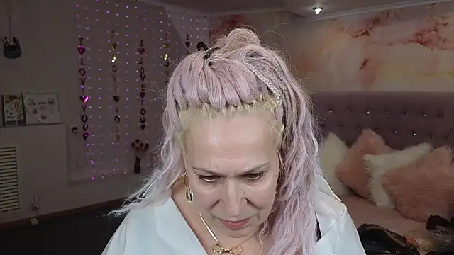 Snapshot of Penelope_Pinky chatting on March 2, 2025, 2:21 pm Penelope Pinky online show from March 2, 2025, 2:21 pm