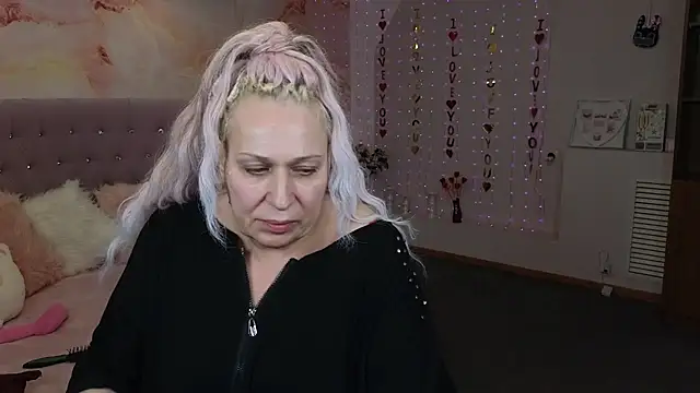 Snapshot of Penelope_Pinky chatting on March 10, 2025, 6:23 pm Penelope Pinky online show from March 10, 2025, 6:23 pm