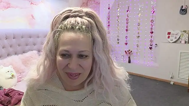 Snapshot of Penelope_Pinky chatting on March 21, 2025, 7:11 am Penelope Pinky online show from March 21, 2025, 7:11 am