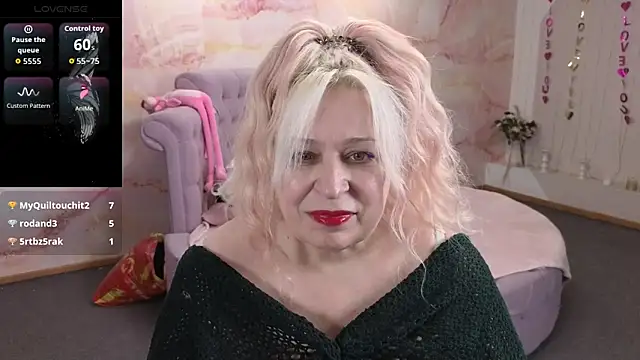 Snapshot of Penelope_Pinky chatting on April 22, 2026, 10:50 am Penelope Pinky online show from April 22, 2026, 10:50 am