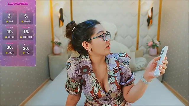 Snapshot of ZarifaBev chatting on December 21, 2024, 10:40 pm ZarifaBev online show from December 21, 2024, 10:40 pm