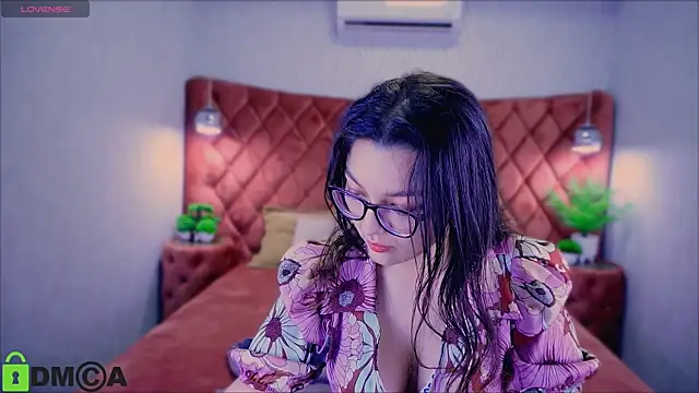 Snapshot of ZarifaBev chatting on December 28, 2024, 10:55 pm ZarifaBev online show from December 28, 2024, 10:55 pm