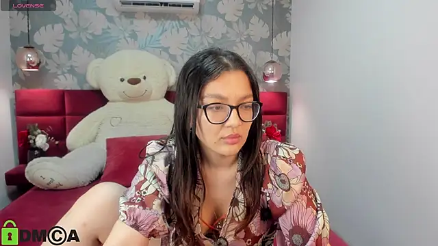 Snapshot of ZarifaBev chatting on February 10, 2025, 2:19 am ZarifaBev online show from February 10, 2025, 2:19 am