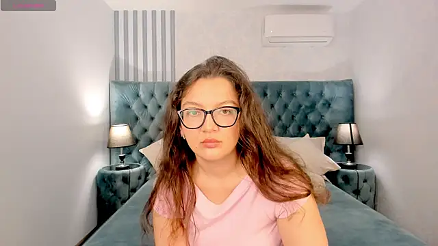 Snapshot of ZarifaBev chatting on September 27, 2025, 1:38 pm ZarifaBev online show from September 27, 2025, 1:38 pm