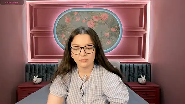 Snapshot of ZarifaBev chatting on October 9, 2025, 2:48 pm ZarifaBev online show from October 9, 2025, 2:48 pm
