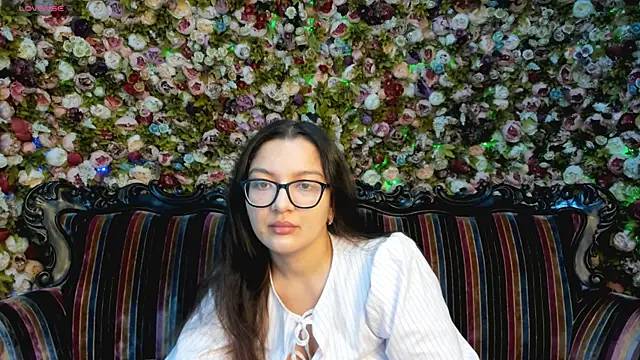 Snapshot of ZarifaBev chatting on October 15, 2025, 12:16 pm ZarifaBev online show from October 15, 2025, 12:16 pm