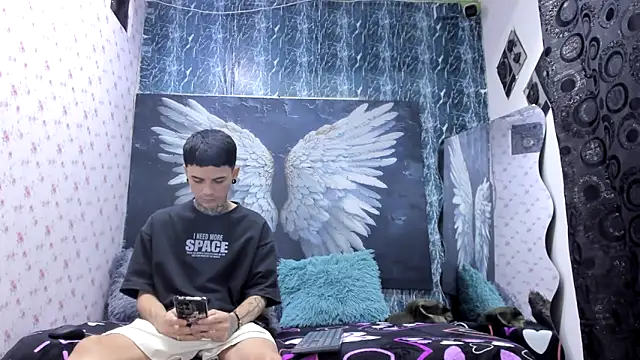 exotic hot couple online show from March 12, 2026, 9:43 pm