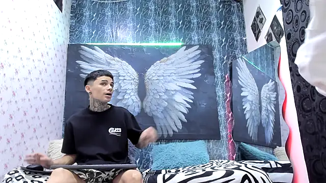 exotic hot couple online show from April 4, 2026, 9:12 pm