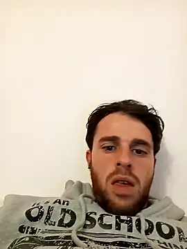 Snapshot of pocholoibz chatting on February 1, 2026, 3:27 am pocholoibz online show from February 1, 2026, 3:27 am