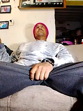 NewBe9D9 online show from November 17, 2025, 9:59 am