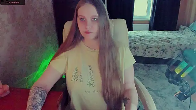 Snapshot of Alice_Dreamgirl_ chatting on February 8, 2025, 12:17 pm Alice Dreamgirl  online show from February 8, 2025, 12:17 pm