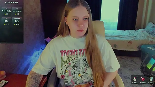 Snapshot of Alice_Dreamgirl_ chatting on February 27, 2025, 1:07 pm Alice Dreamgirl  online show from February 27, 2025, 1:07 pm
