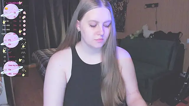 Snapshot of Alice_Dreamgirl_ chatting on October 18, 2025, 11:00 am Alice Dreamgirl  online show from October 18, 2025, 11:00 am