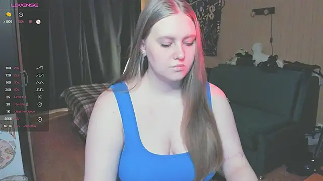 Snapshot of Alice_Dreamgirl_ chatting on October 21, 2025, 11:55 am Alice Dreamgirl  online show from October 21, 2025, 11:55 am