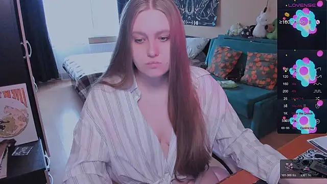 Alice Dreamgirl  online show from April 5, 2026, 10:01 am