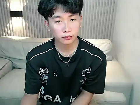 dangerzone0122 online show from October 4, 2025, 5:33 pm