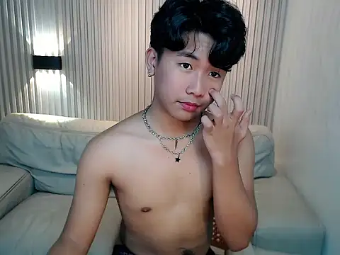 Snapshot of dangerzone0122 chatting on November 22, 2025, 5:34 pm dangerzone0122 online show from November 22, 2025, 5:34 pm