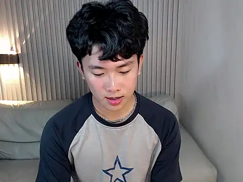 Snapshot of dangerzone0122 chatting on January 5, 2026, 7:28 pm dangerzone0122 online show from January 5, 2026, 7:28 pm