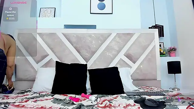 hotmature1 online show from April 4, 2026, 11:08 am