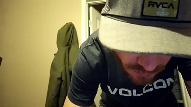 Huntzg23 online show from December 23, 2025, 9:51 am