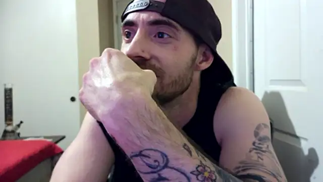 Huntzg23 online show from April 11, 2026, 6:51 am