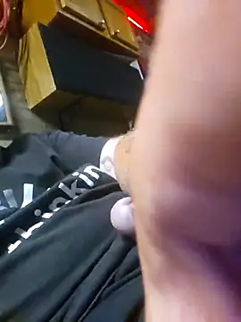 Snapshot of tileguyyy chatting on September 13, 2025, 6:35 am tileguyyy online show from September 13, 2025, 6:35 am