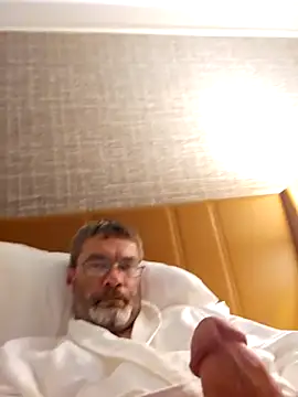 Snapshot of tileguyyy chatting on October 2, 2025, 5:14 am tileguyyy online show from October 2, 2025, 5:14 am