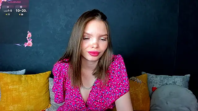 Curvy Dynamite  online show from February 13, 2025, 1:19 am