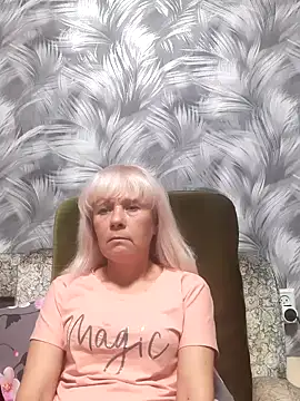 sakura blonde online show from November 20, 2025, 5:45 pm