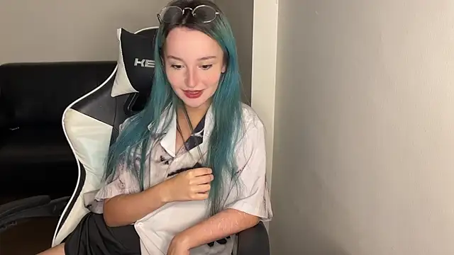 bumble bee online show from March 16, 2025, 12:22 pm