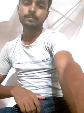 Snapshot of Suraj223kumar chatting on May 19, 2026, 10:32 am Suraj223kumar online show from May 19, 2026, 10:32 am