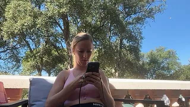 Snapshot of Emmy_frenchie chatting on September 23, 2025, 10:29 am Emmy frenchie online show from September 23, 2025, 10:29 am