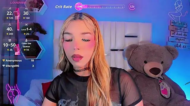 Snapshot of Aileen_18 chatting on November 6, 2025, 8:15 am Aileen 18 online show from November 6, 2025, 8:15 am