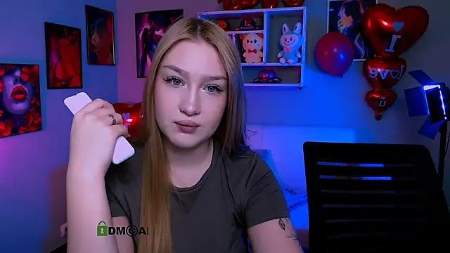 playful sophie online show from February 19, 2026, 8:16 pm