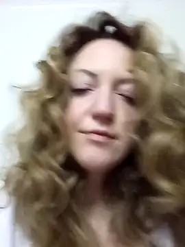 KattyLuuu online show from April 1, 2026, 9:45 pm