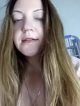 KattyLuuu online show from April 12, 2026, 10:31 am