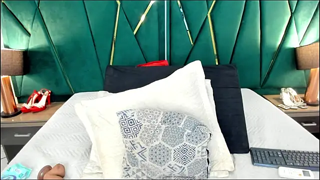 Tamara Myller online show from April 1, 2026, 1:41 pm