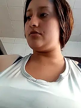 Snapshot of hanna_sky1 chatting on October 27, 2025, 2:43 pm hanna sky1 online show from October 27, 2025, 2:43 pm