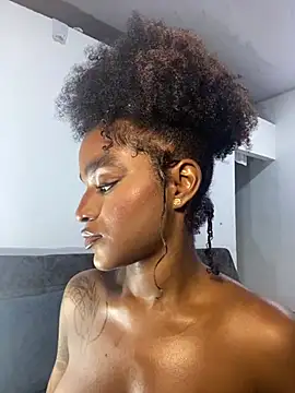 Zizi-campbel online show from March 13, 2025, 8:15 am