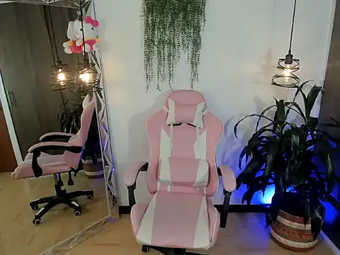 bebe9815 online show from April 25, 2026, 7:33 pm