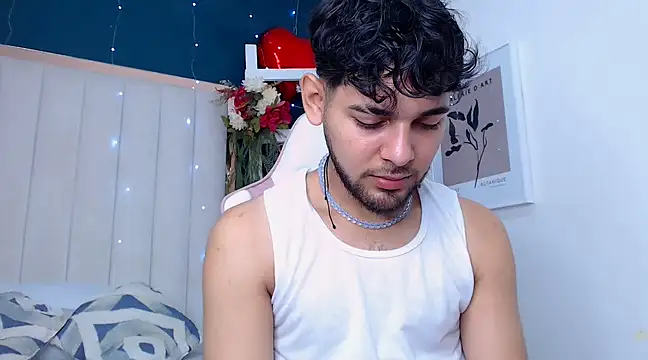 Snapshot of Samir_bear chatting on February 28, 2025, 12:20 pm Samir bear online show from February 28, 2025, 12:20 pm