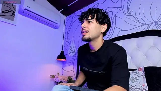 Snapshot of Samir_bear chatting on September 13, 2025, 12:38 pm Samir bear online show from September 13, 2025, 12:38 pm