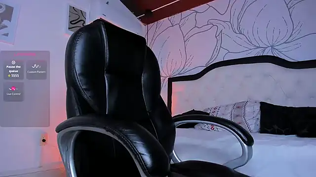 Snapshot of Samir_bear chatting on October 16, 2025, 1:45 pm Samir bear online show from October 16, 2025, 1:45 pm