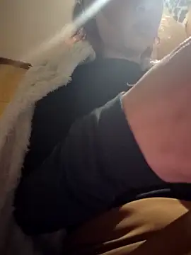 carmelbbyx22 online show from March 27, 2026, 2:17 pm