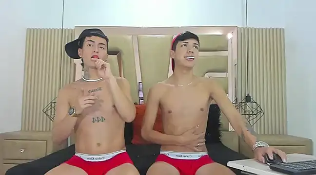 Snapshot of Angel_xxx chatting on January 5, 2025, 3:22 am Angel xxx online show from January 5, 2025, 3:22 am