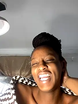 teddy04 online show from November 14, 2025, 1:10 pm