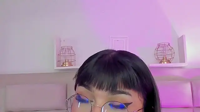 RoseCassie online show from February 20, 2025, 7:30 pm