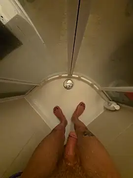 Kingqueen696 online show from February 18, 2026, 9:27 am