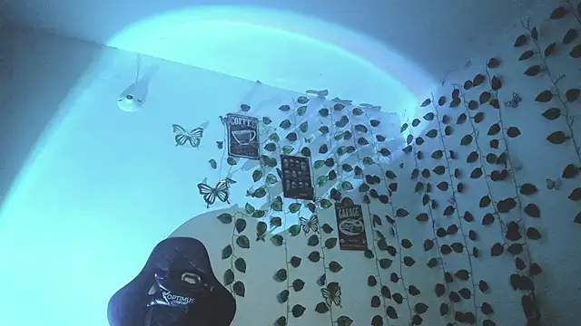 Snapshot of skinny_dann chatting on February 27, 2025, 3:36 am skinny dann online show from February 27, 2025, 3:36 am